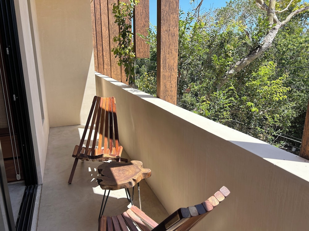 Gym & pool Jungle Studio Retreat C6