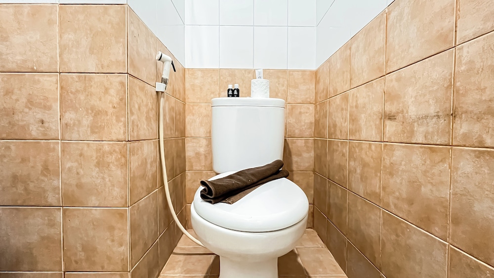 Restful And Homey 2Br At Green Pramuka City Apartment