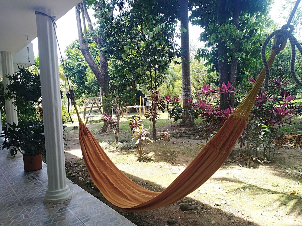 Tierralinda Finca Cottage view 3