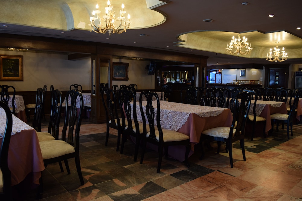 Reynosa Vacations - Hotel Virrey - Property Image 8