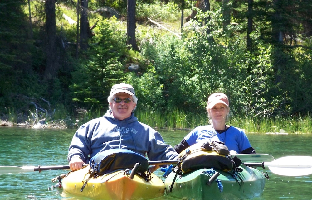 Lake Shore Cabins on Beaver Lake