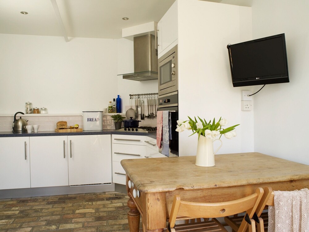 6 Coastguard Cottages, Aldeburgh