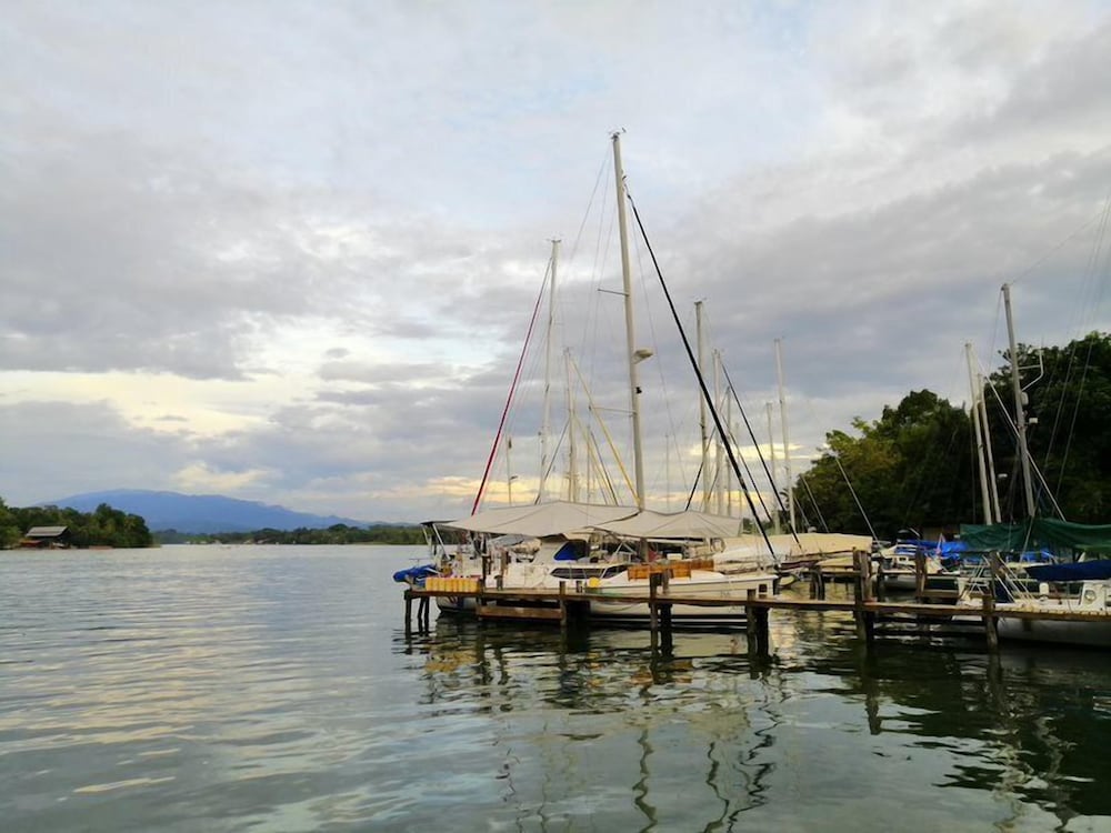 Hotel Catamaran - Property Image 6