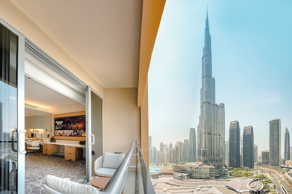 PVH - Studio - Emaar Fashion Avenue