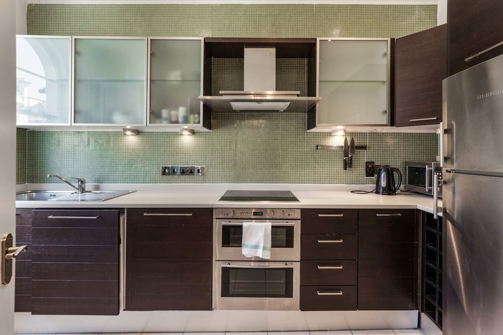 Elegant, Airy 2 Bedroom Flat in Paddington