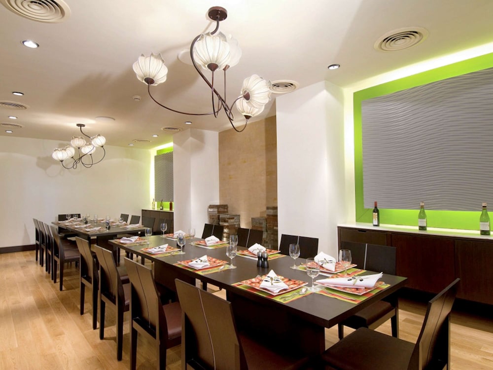 Mumbai Vacations - Novotel Mumbai Juhu Beach Hotel - Property Image 69