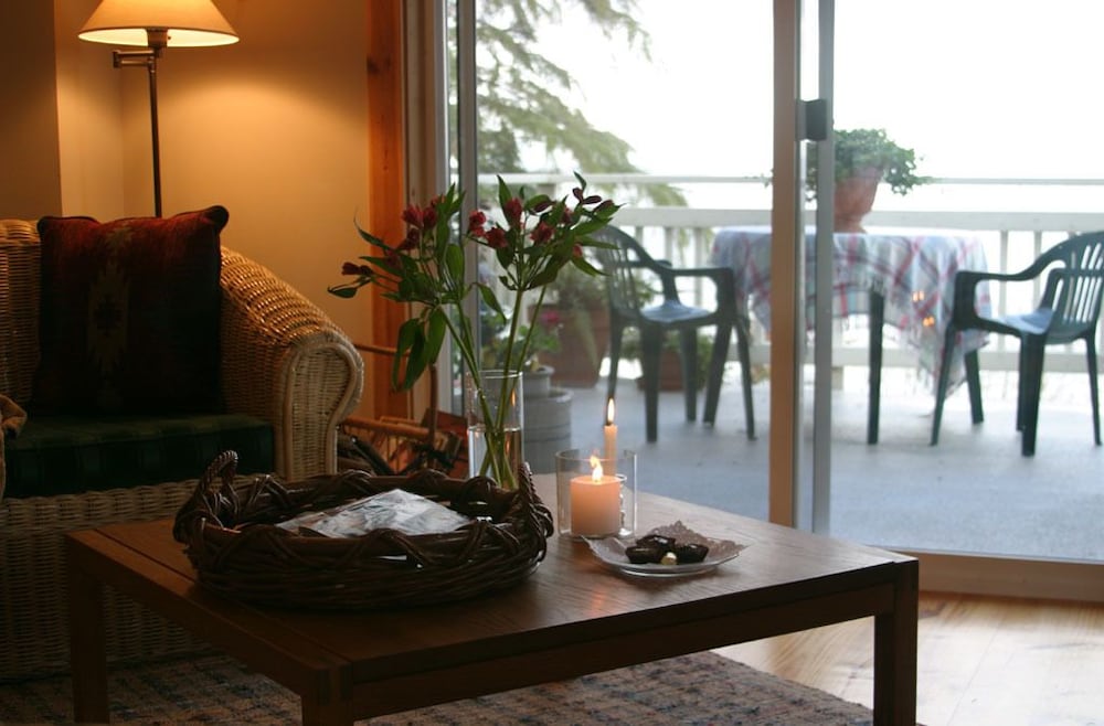Skiff Point Guest House