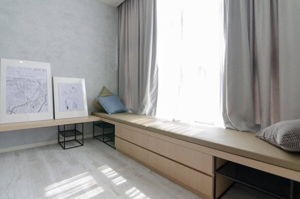 A Comfy & Bright 2BR Suasana Suite 6, Free Parking