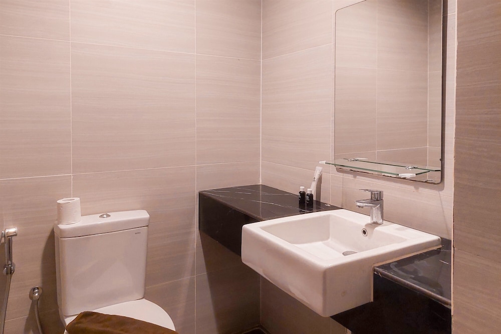 Simply Studio (No Kitchen) Apartment at 16th Floor West Vista