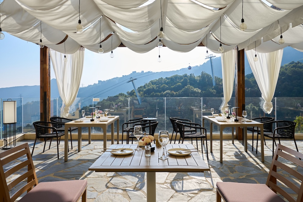 Miyue Shenzhen Tianlu Secret Wild Wizard Holiday Hotel