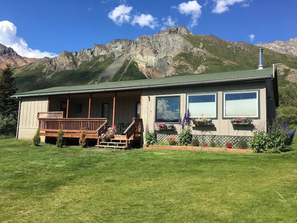 Sheep Mountain Lodge