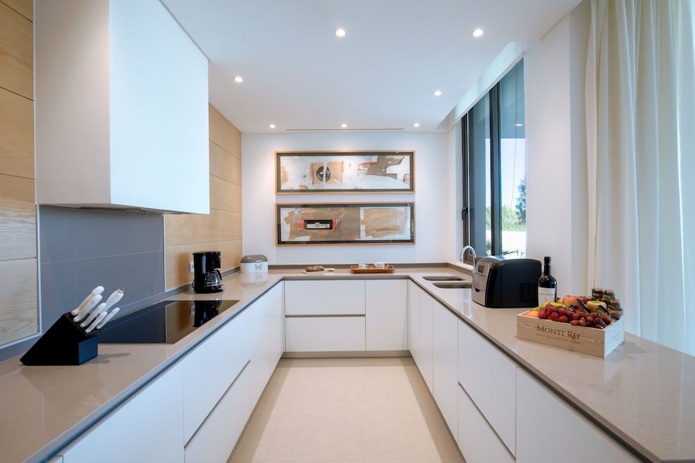 Monte Rei 3 bed Penthouse Apt