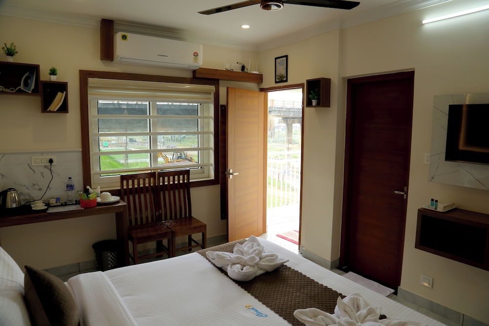 Cloud9 Airport Hotel