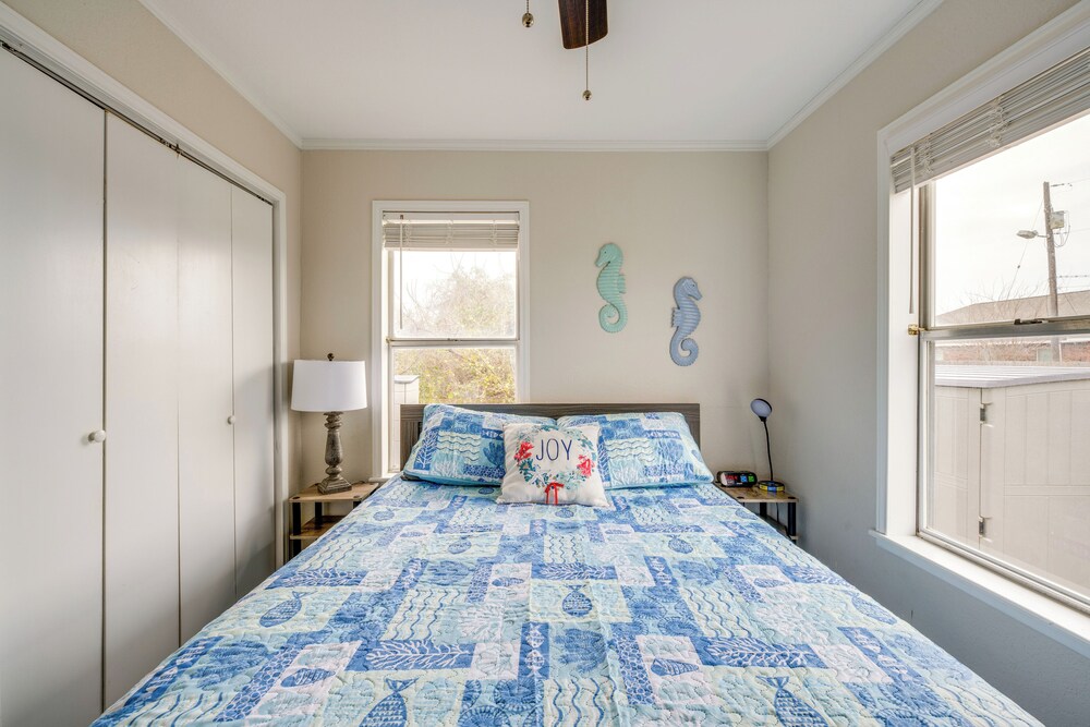 Walk to Beach & Pier: Updated Abode in Rockport!