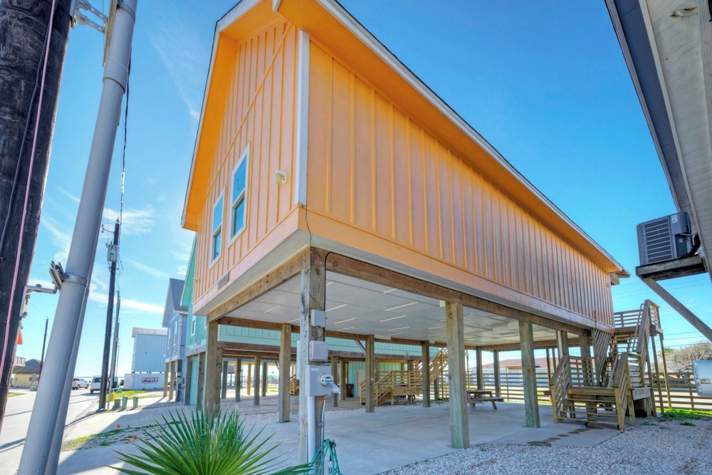 2 Homes, Sleeps 16, Shared Pool+boat Dock Laguna Village Serenity by Avantstay