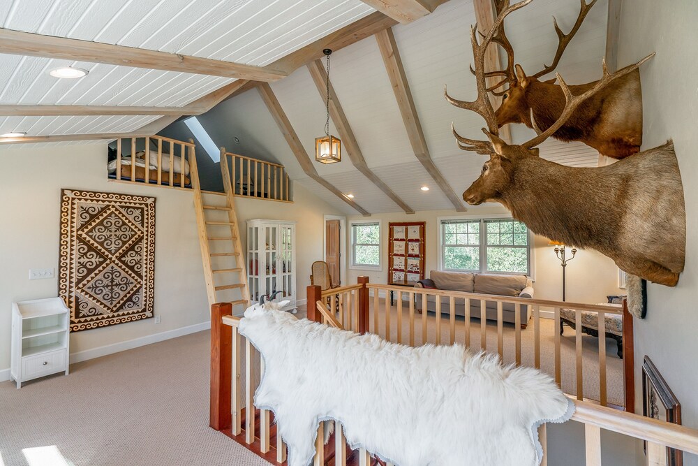 Evanston Vacations - Tranquil Wyoming Cabin Near Uintas - 105 Acres! - Property Image 6