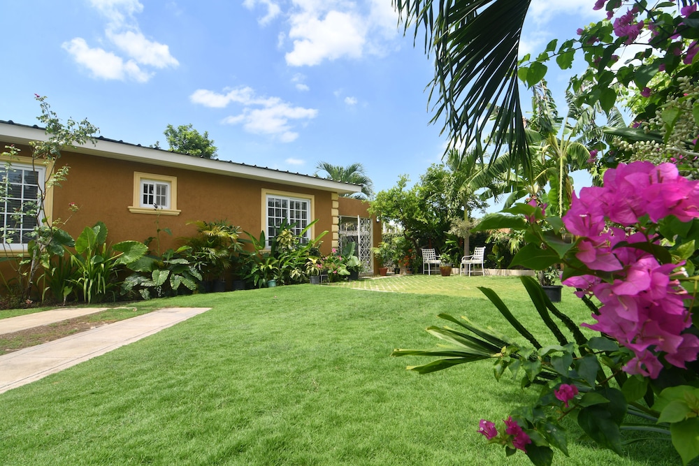Centrally Located Guest Apartments III