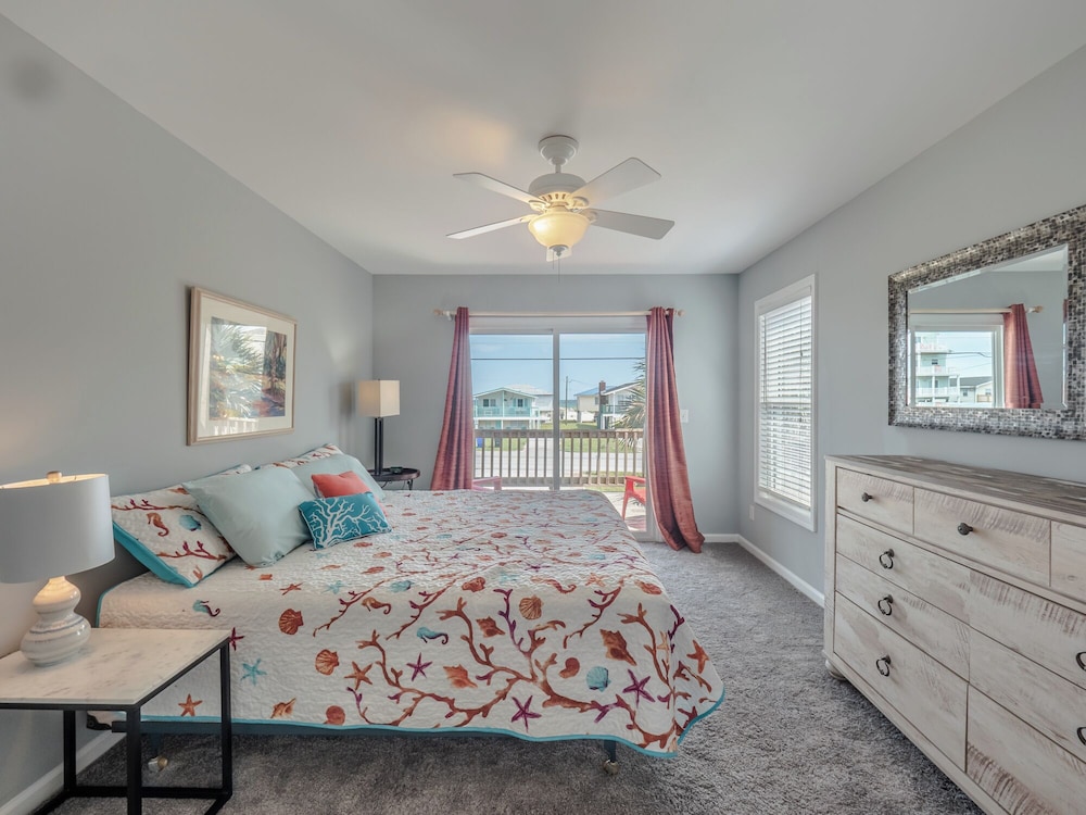 Pelican Palms by Topsail Realty