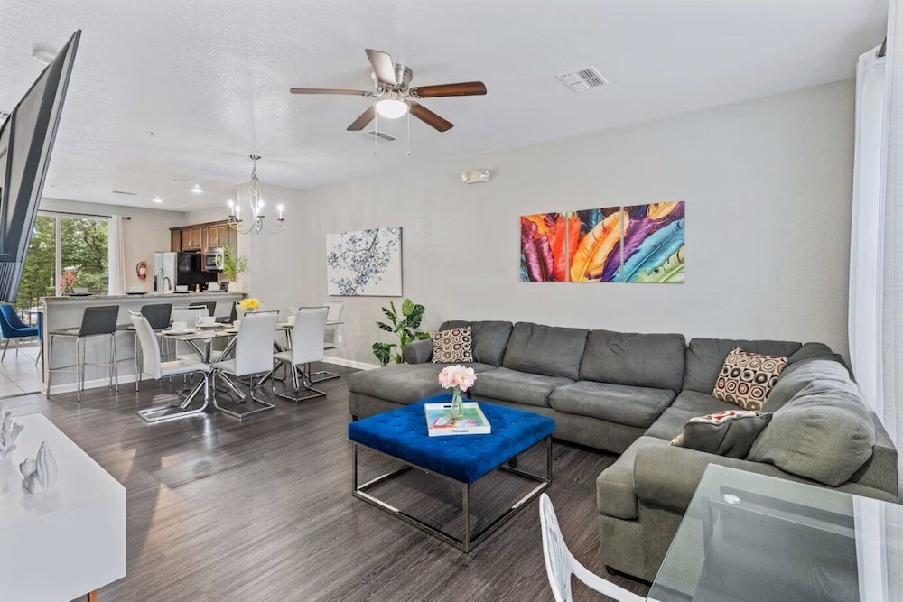 Vista Cay Swanky