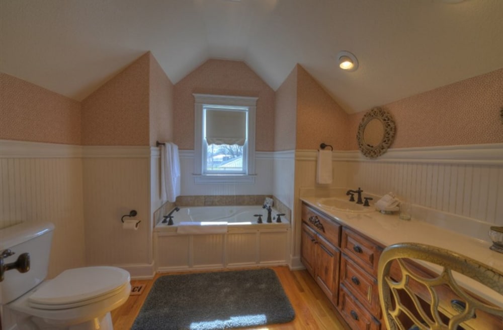 The Victoria B & B
