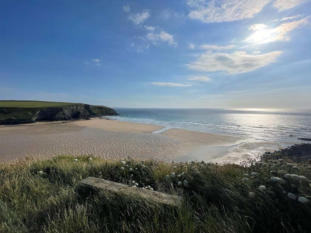 Baywatch Seaside Family Games Room Mawgan Porth view 5