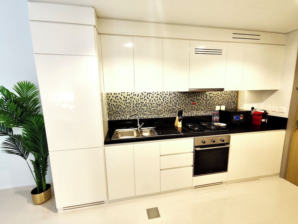 Lux BnB Aykon Tower Skyline Views