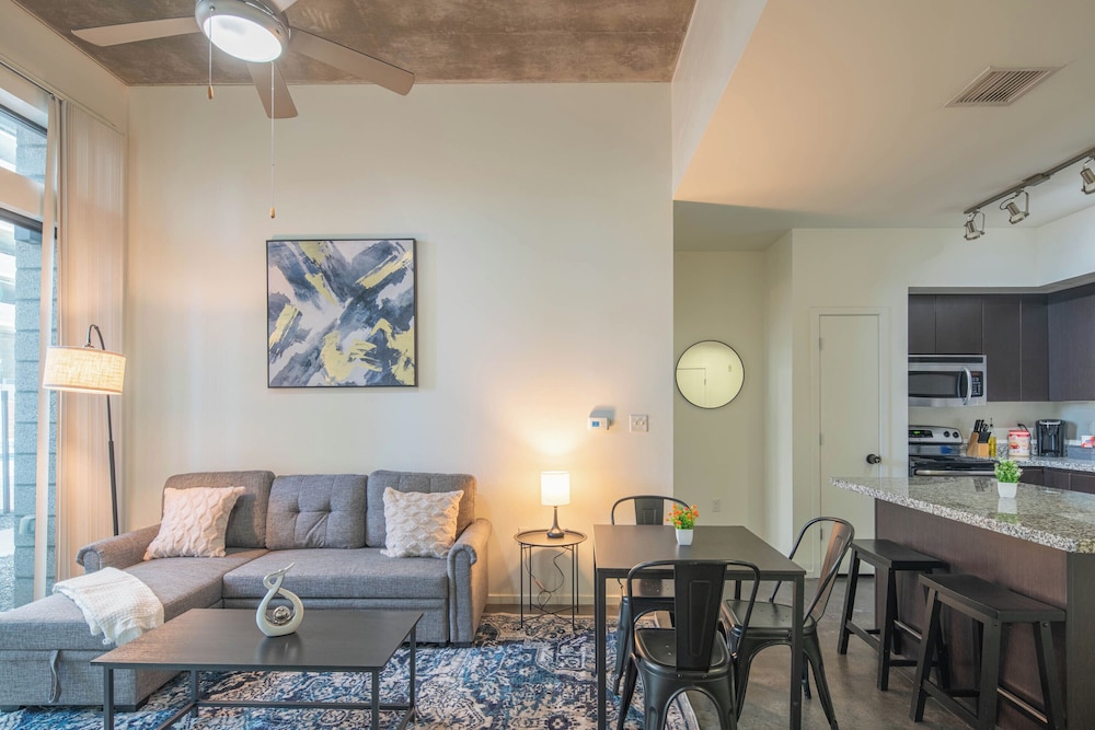 ROVE LIVING/KL - Roosevelt Point