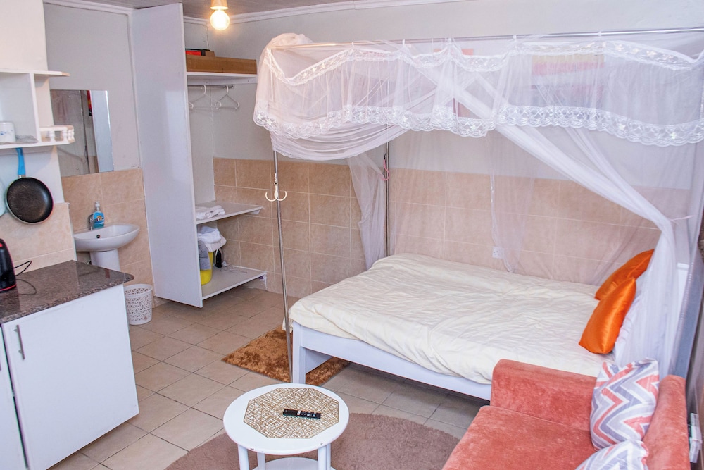 Room-sappire Suits- Cozy Room With Own F