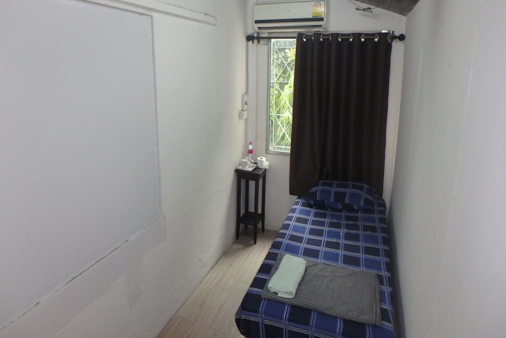 Rama 3 Sunrise Hostel