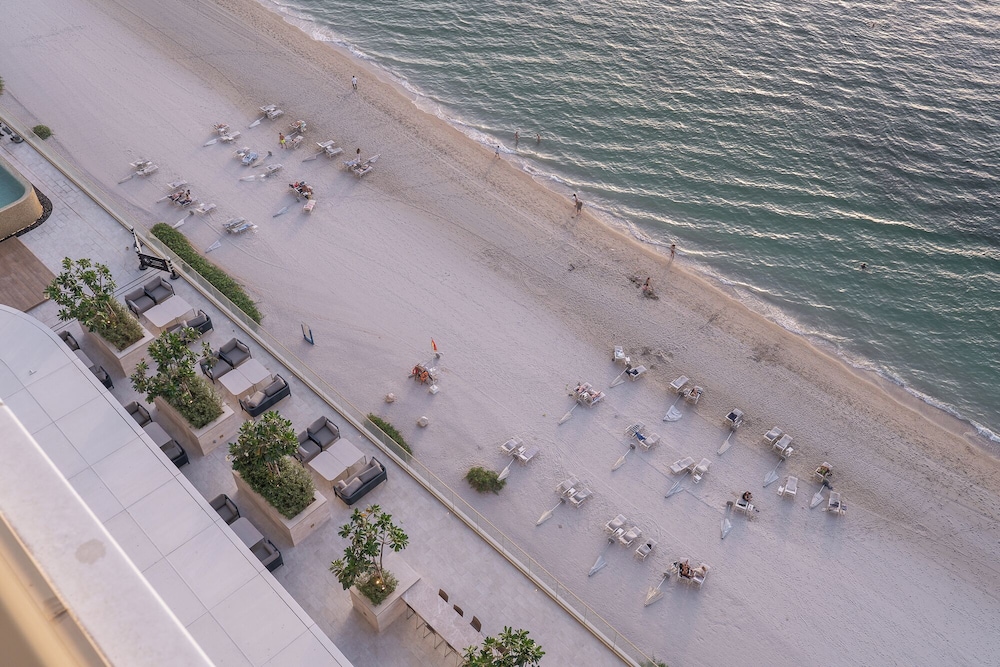 Grand Marina Bleu I Private Beach & Views I PS5 I Infinity Pool I by Skyline Serenity