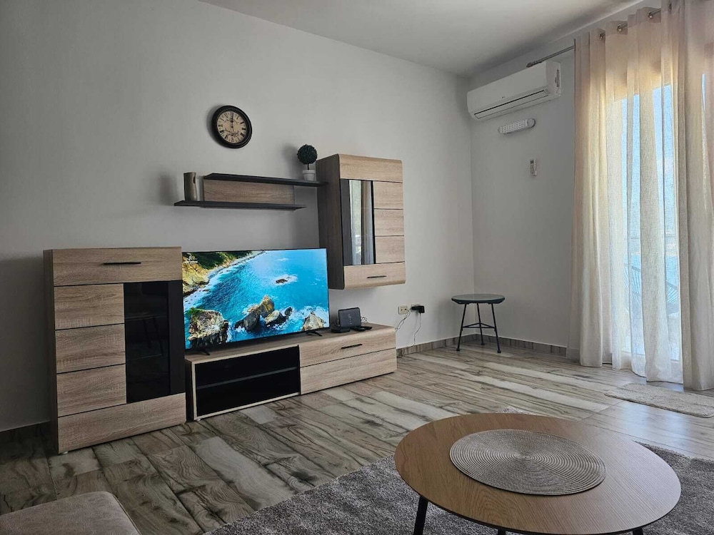 Panoramic Sea View 2BDR Apartment