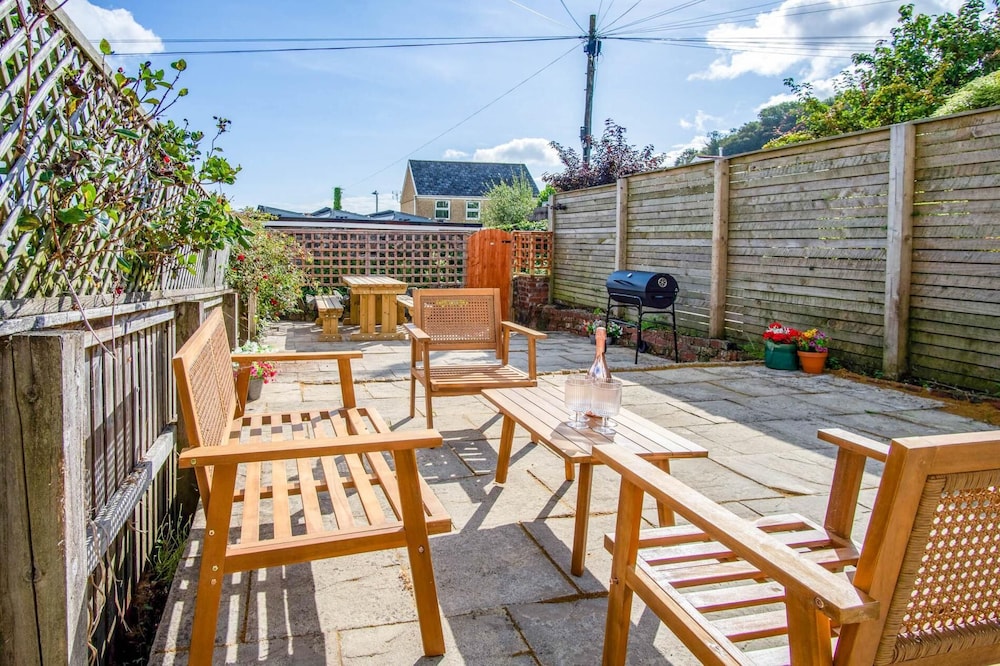 Woodville Road - 2 Bedroom House - Mumbles