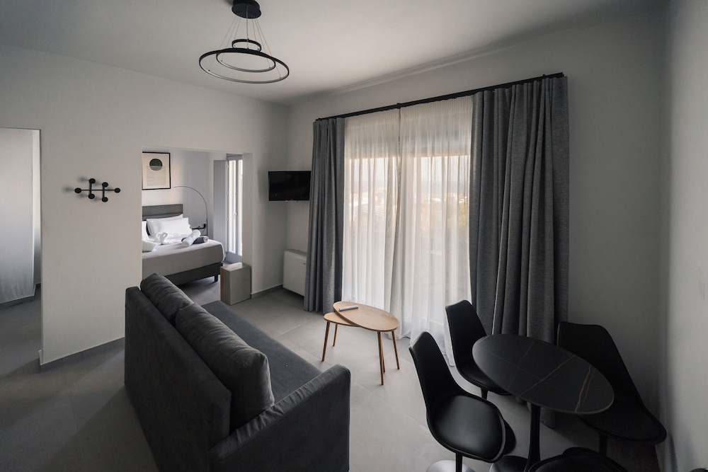 Uranides Luxury Suites