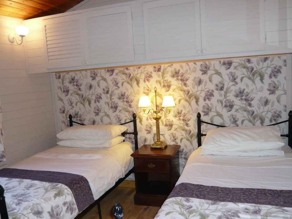 Cottage in Brookland Near Romney Marsh view 2