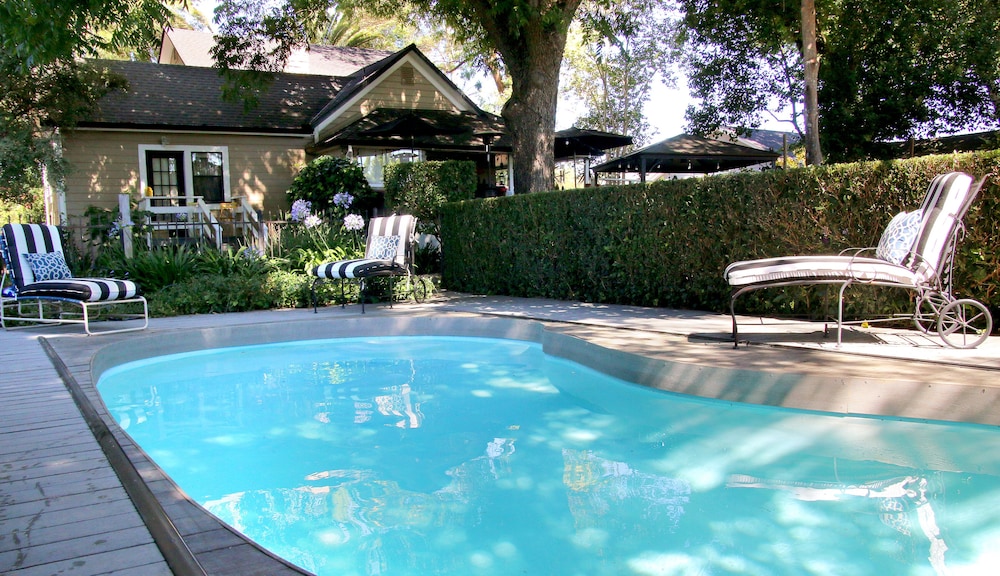 The Giraffe Inn at Old Parks Manor - Property Image 13