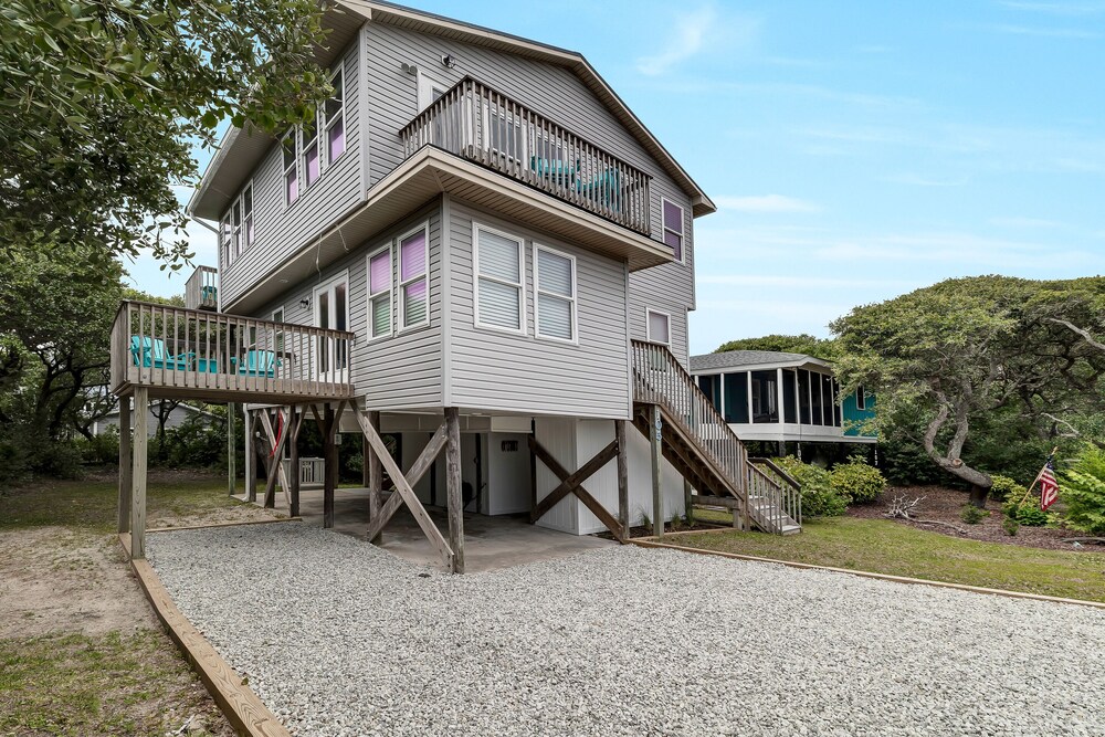 Oceanwatch Cottage by Topsail Realty