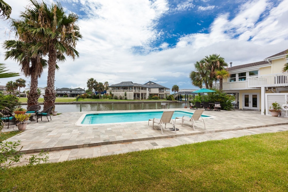 Luna Mar by Ryson Vacation Rentals