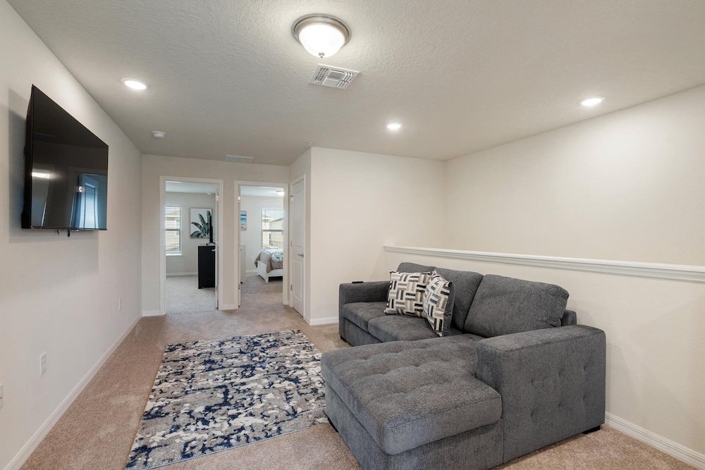 Windsor Cay Resort 5 Bedroom Townhome with Pool 5 Townhouse