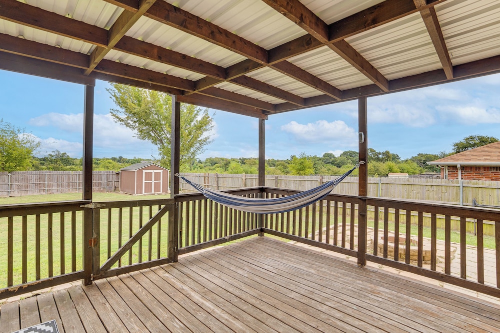 10 Mi to Lake Tawakoni: Family Wills Point Getaway
