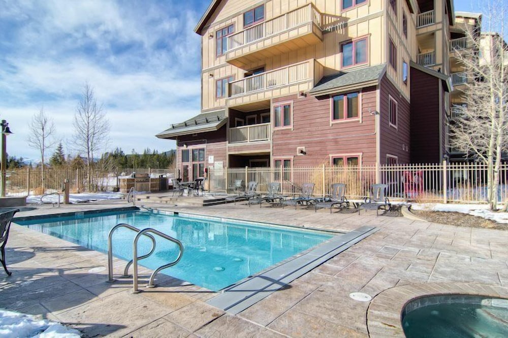 3 Bedroom Colorado Mountain Vacation Rental in River Run Village With Convenient Access to Ski Slopes view 5