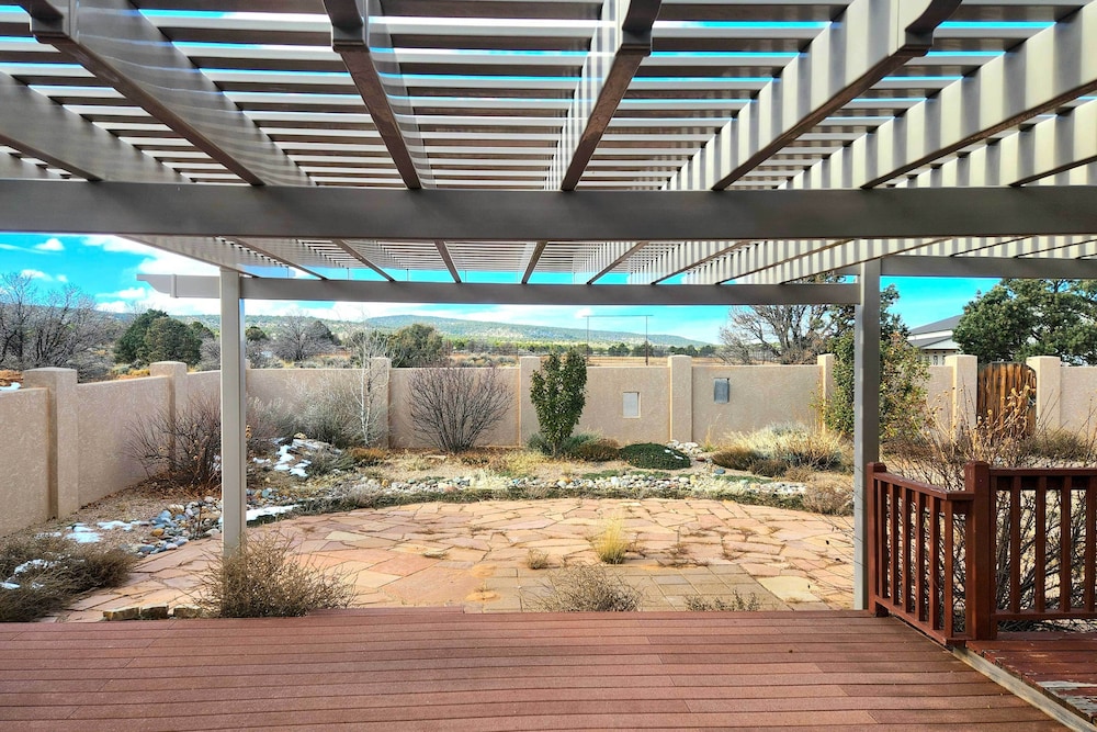 Luxe Mesa View Home on 35 Acres w/ Wraparound Deck