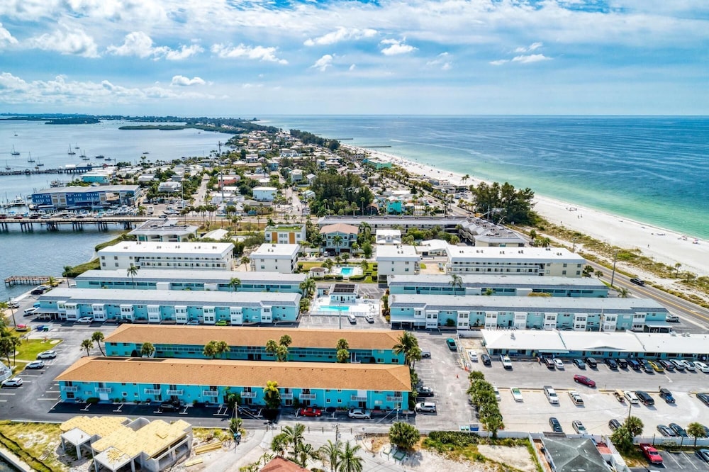 Anna Maria Island Absolute Anna Maria-private Beach Access-heated Pool-wi-fi view 3