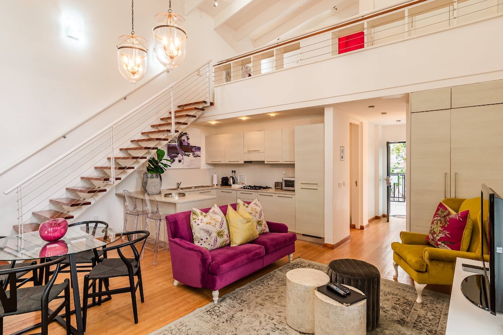 The Ivy Apartments