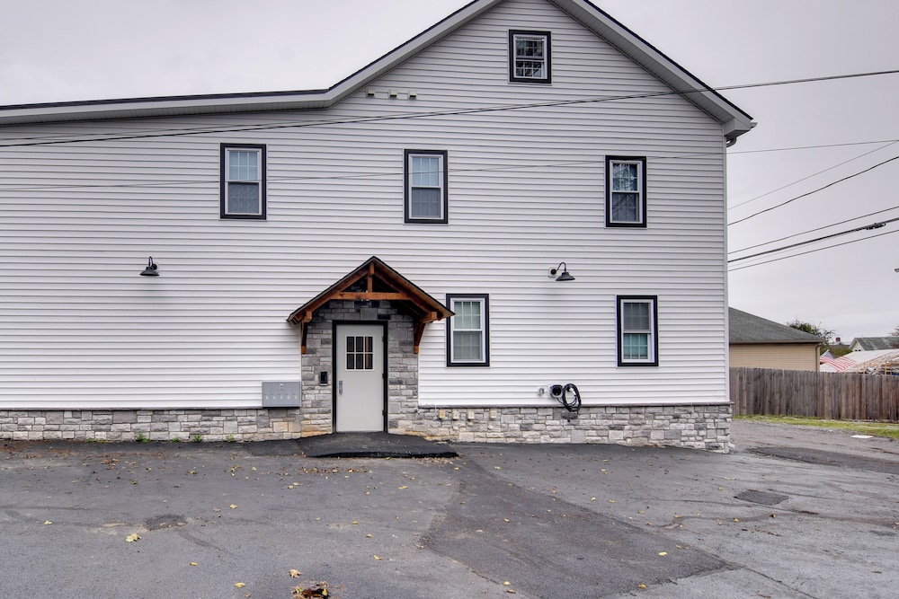 Walk to Lititz Springs Park: Dtwn Apt! view 5