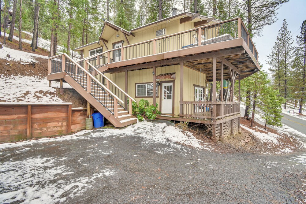 Cozy Groveland Chalet Near Yosemite!