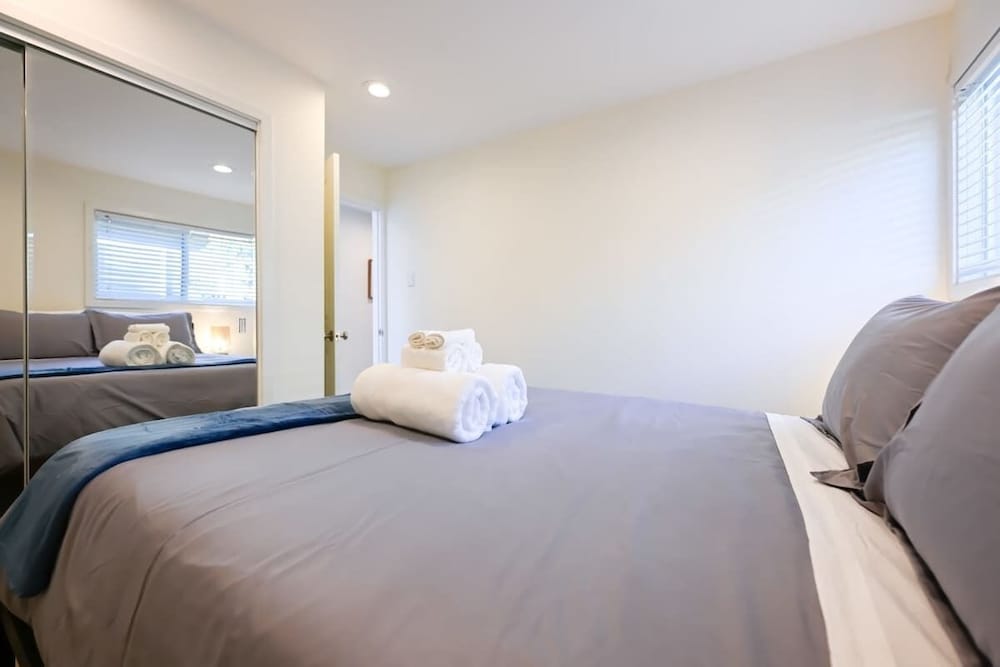 @ Marbella Lane - Exquisite Home 3BR
