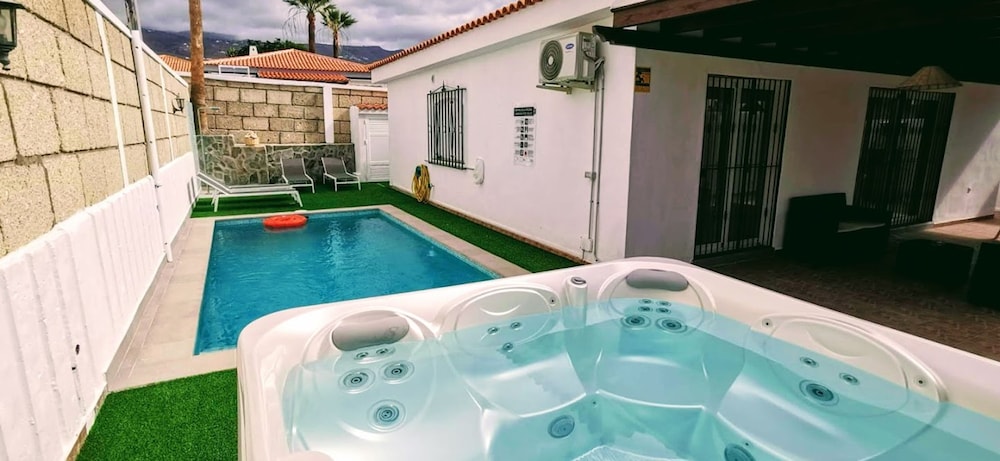 Villa Rosa in Callao Salvaje