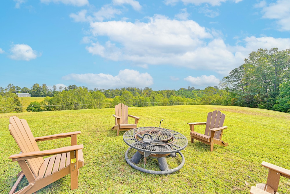 Rock Climb, Hike, Relax! Quiet Beattyville Retreat