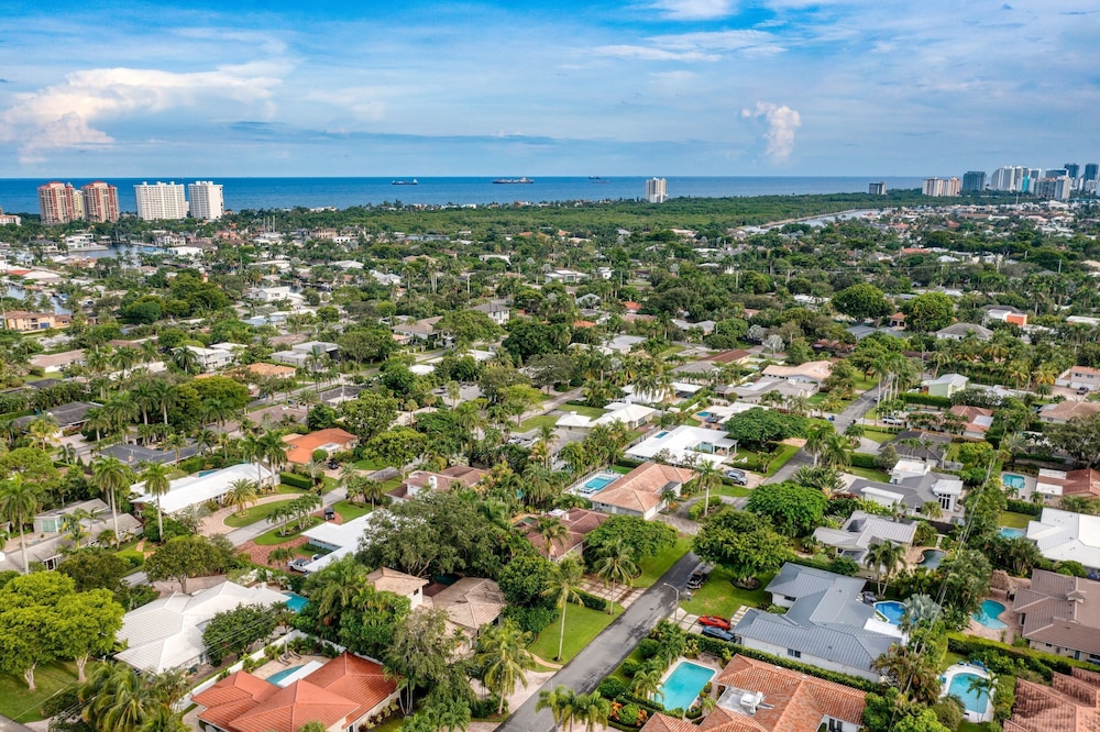 Coral Ridge Getaway by Avantstay Pool Hot Tub Billiards 5mins to Beach