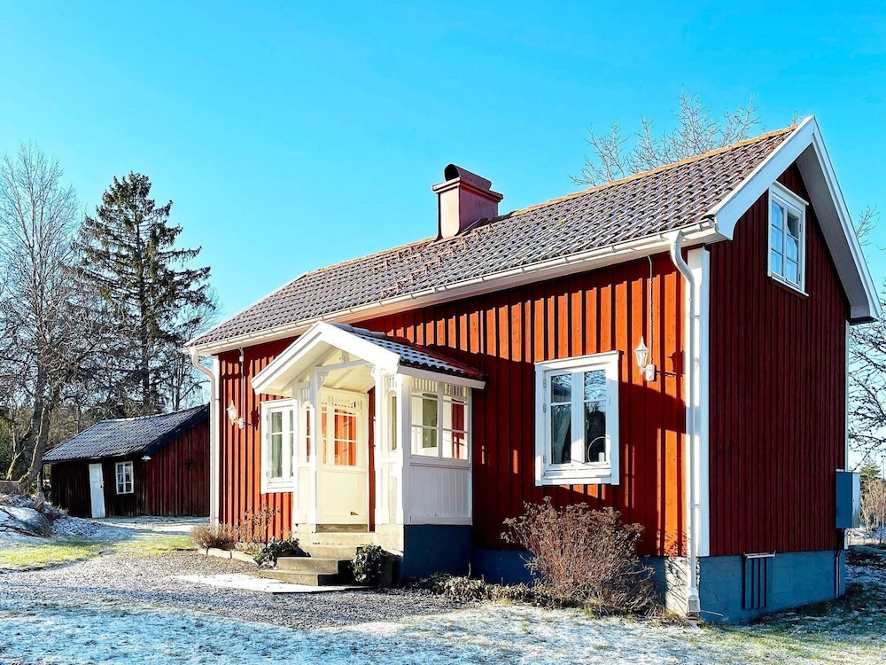 6 Person Holiday Home in Lidkoping-by Traum